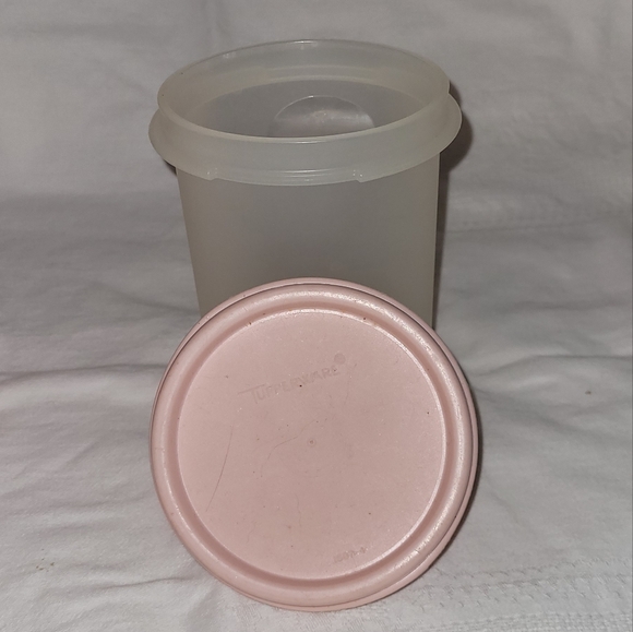 Tupperware Storage and Serving Pink Bundle - Picture 3 of 6